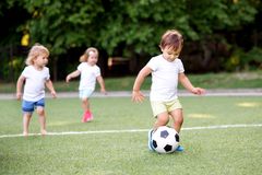 Спортивні м'ячі для дітей