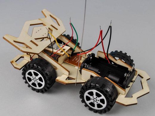 Электромеханический STEM - конструктор Радиоуправляемый гонщик