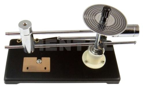 A device for demonstrating the laws of dynamics and rotational motion